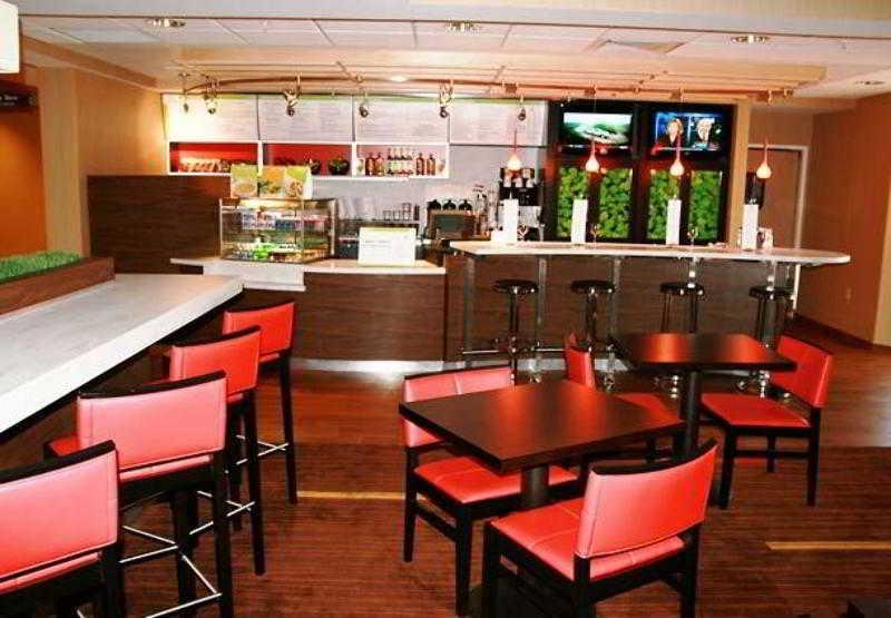 特拉弗斯城万怡酒店 外观 照片