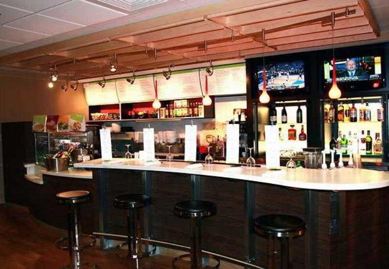 特拉弗斯城万怡酒店 外观 照片
