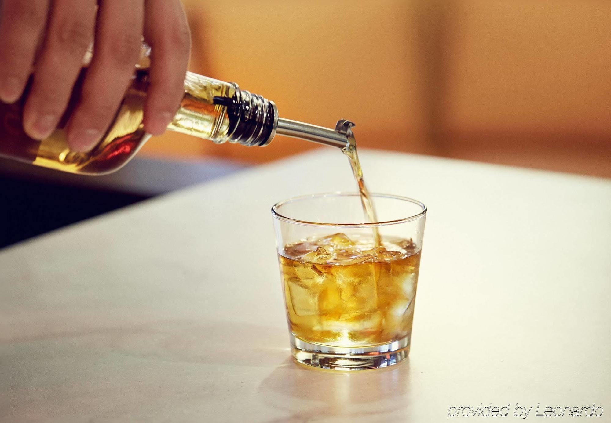 特拉弗斯城万怡酒店 外观 照片
